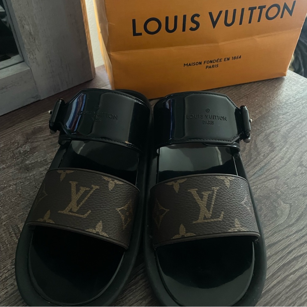 Women Louis Vuitton Sandals